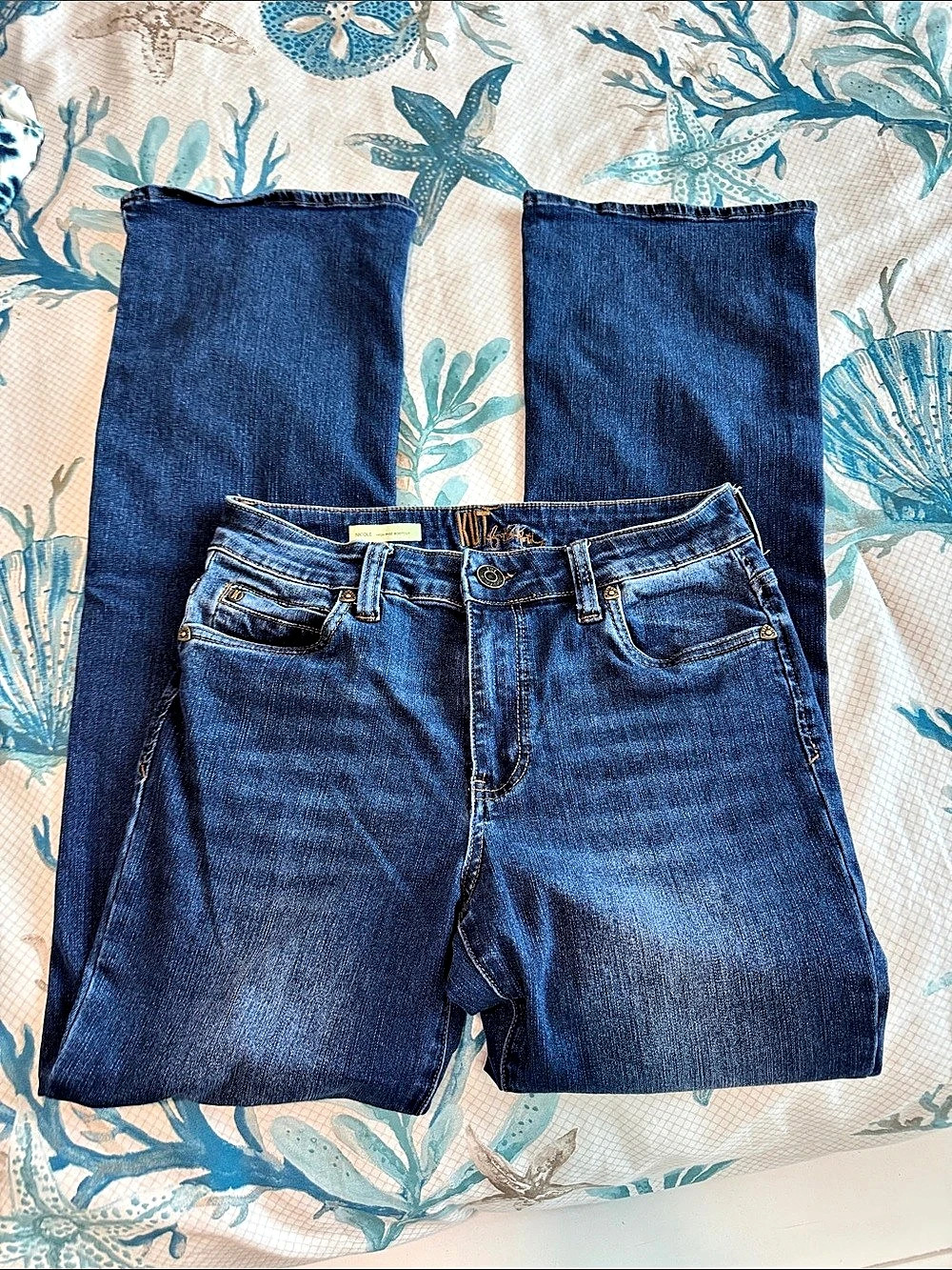 Kut from the Kloth Nikol Bootcut Jeans in Blue Size 6 Like New